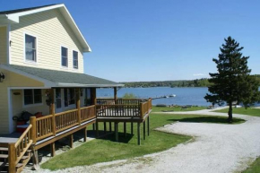 'Northside' Cottage w screened in porch